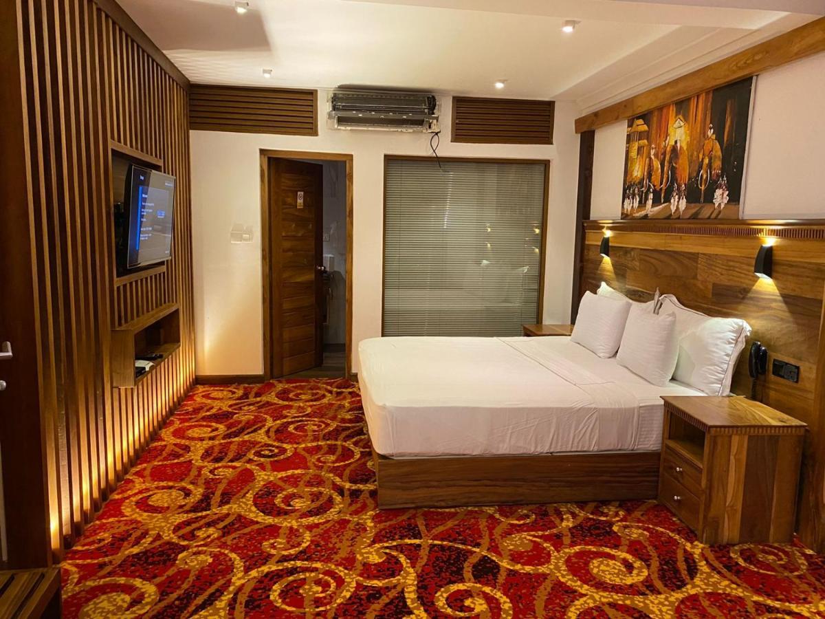 Lakewood Hotel 4*